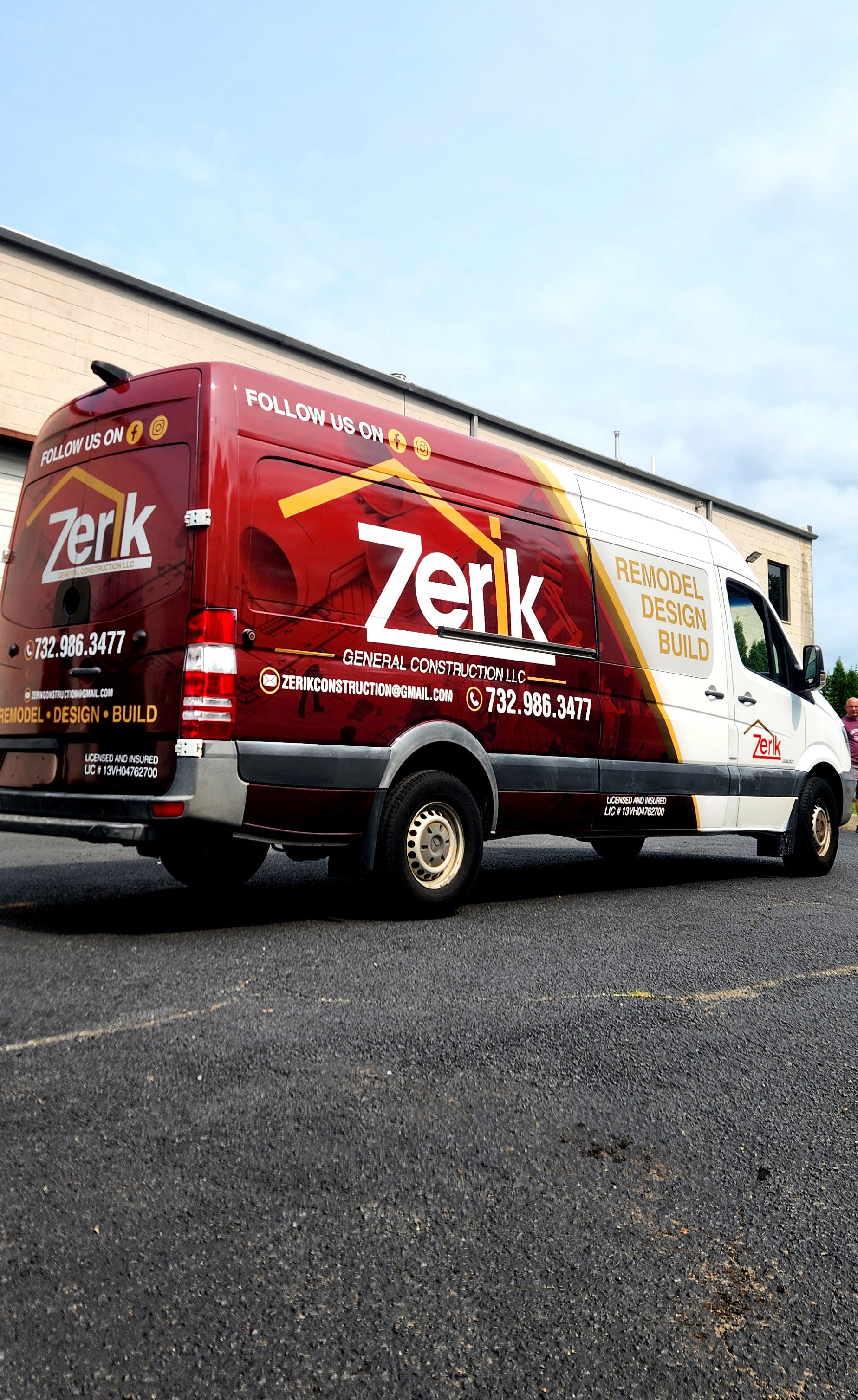 Specialized & Customizable Vinyl Vehicle Decals – Ultimate Graphics Studio